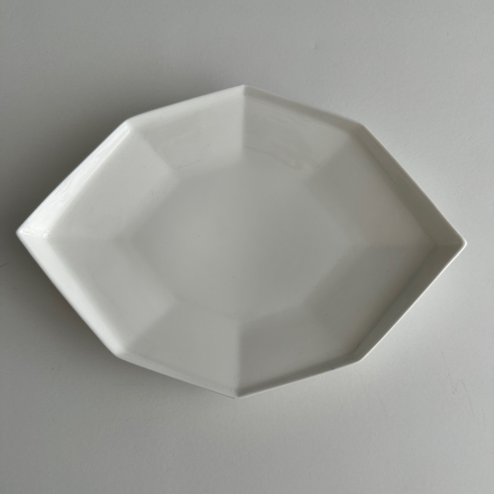 Faceted plate - unused